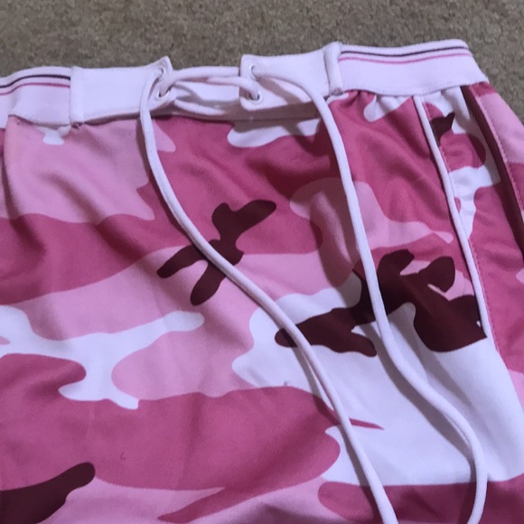 🌸NEW🌸 Von Dutch Vintage Logo Pink Camouflage Skirt - Picture 12 of 14